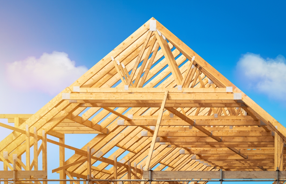 Timber,Framing,Stage,Of,A,New,Residential,Home,Attic,Construction Charpentier à Ambleteuse